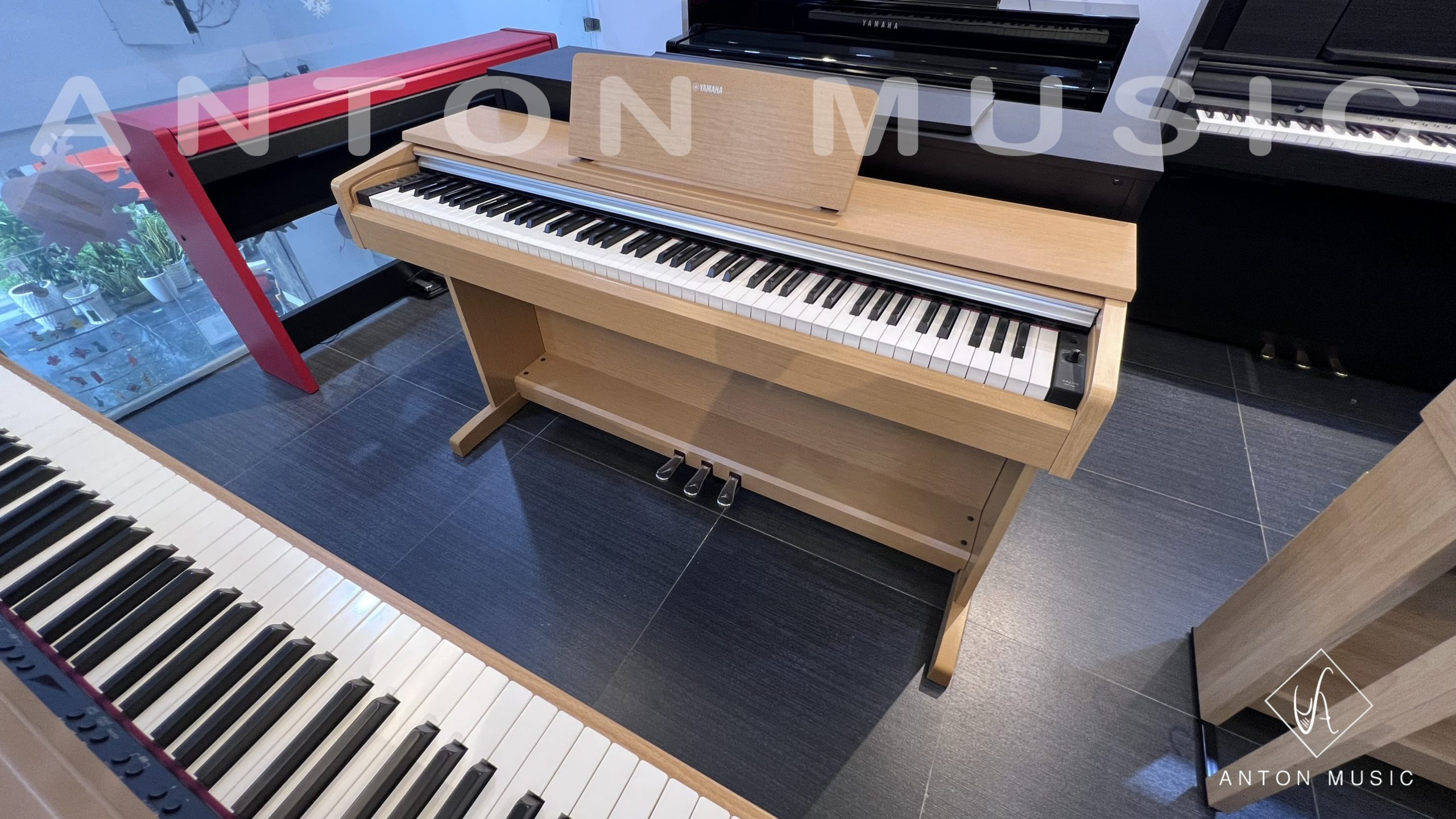 Piano điện Yamaha YDP 142 