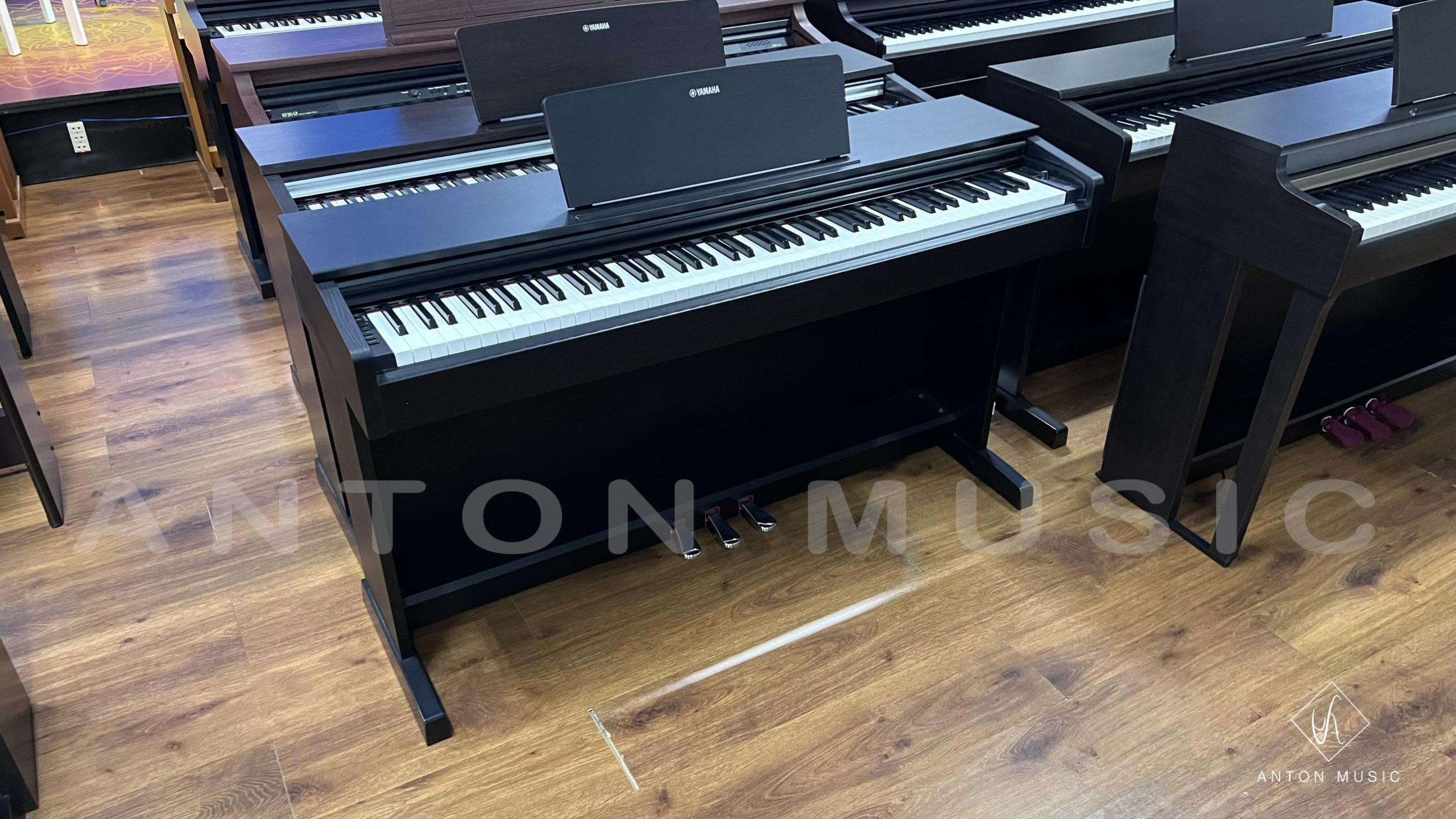 Piano điện YDP 143