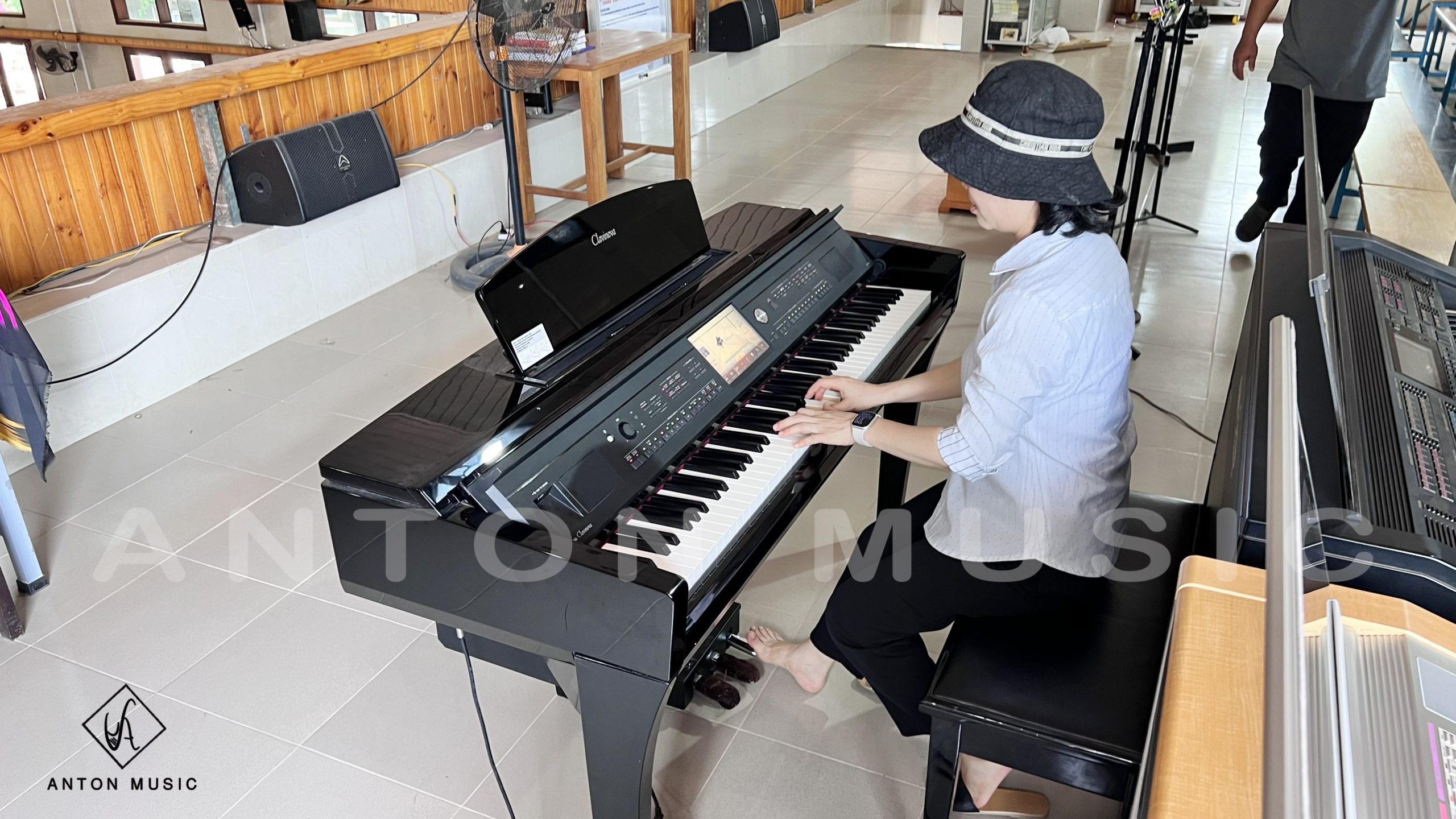 Đàn Piano Yamaha CVP-709 PE