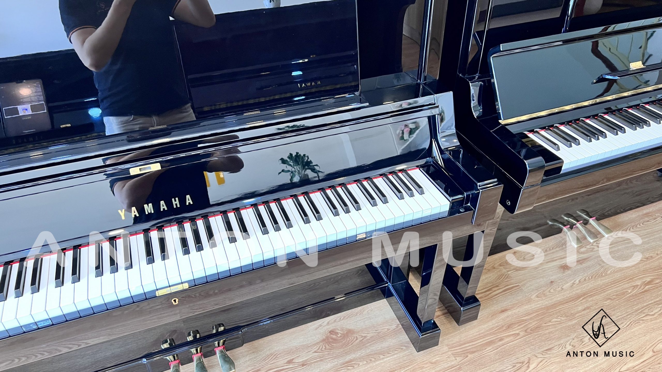 Đàn Piano cơ Yamaha YUA