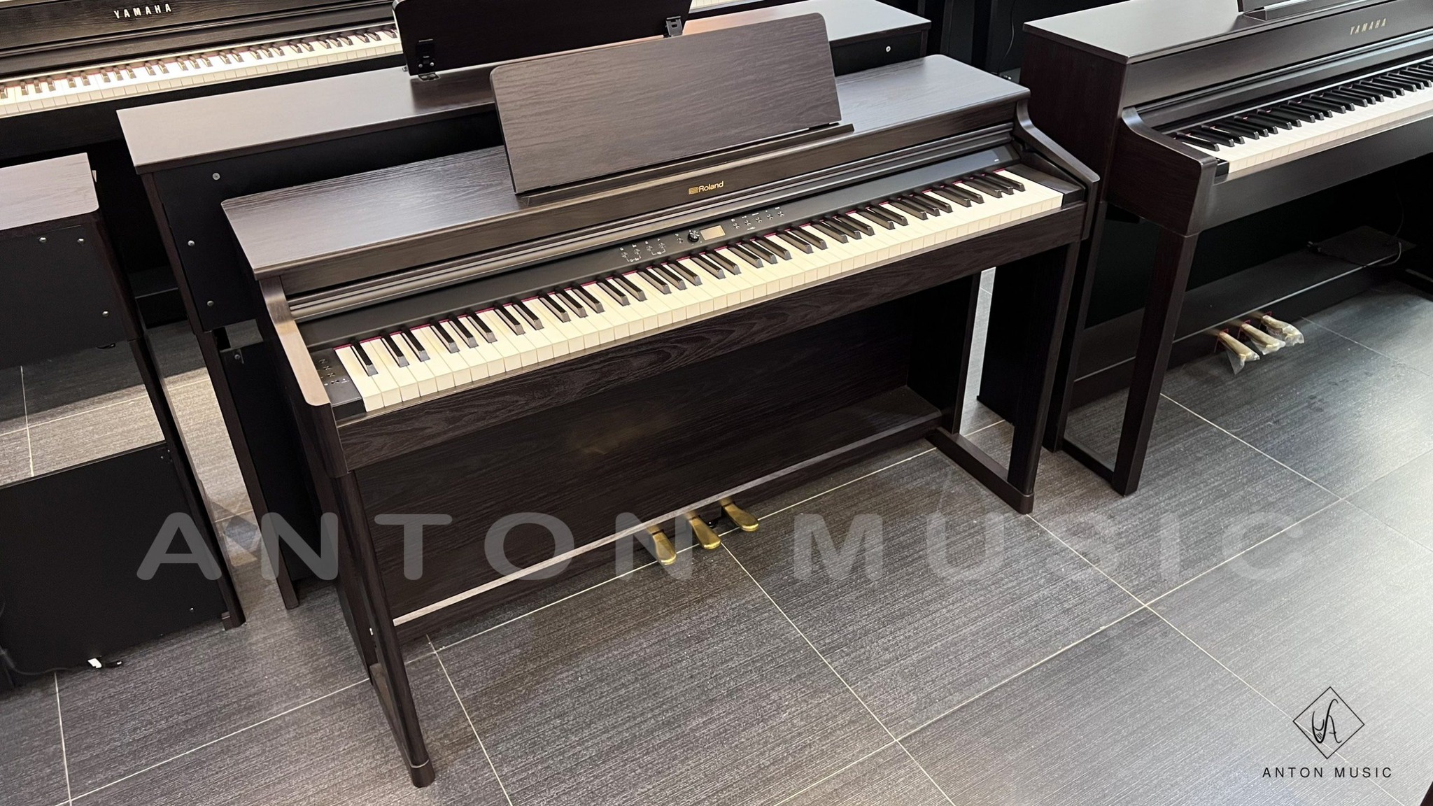 Piano Roland HP 505 ảnh thật chụp tại shop