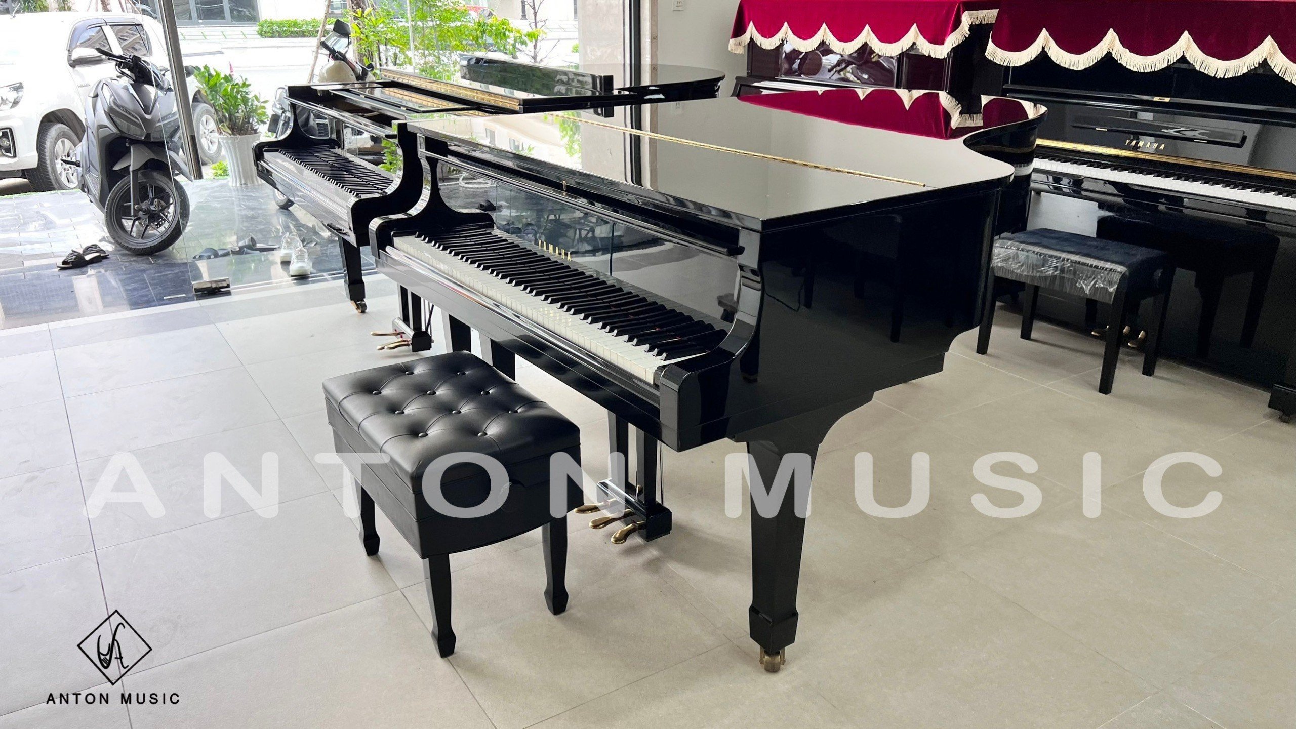 grand piano yamaha g5e