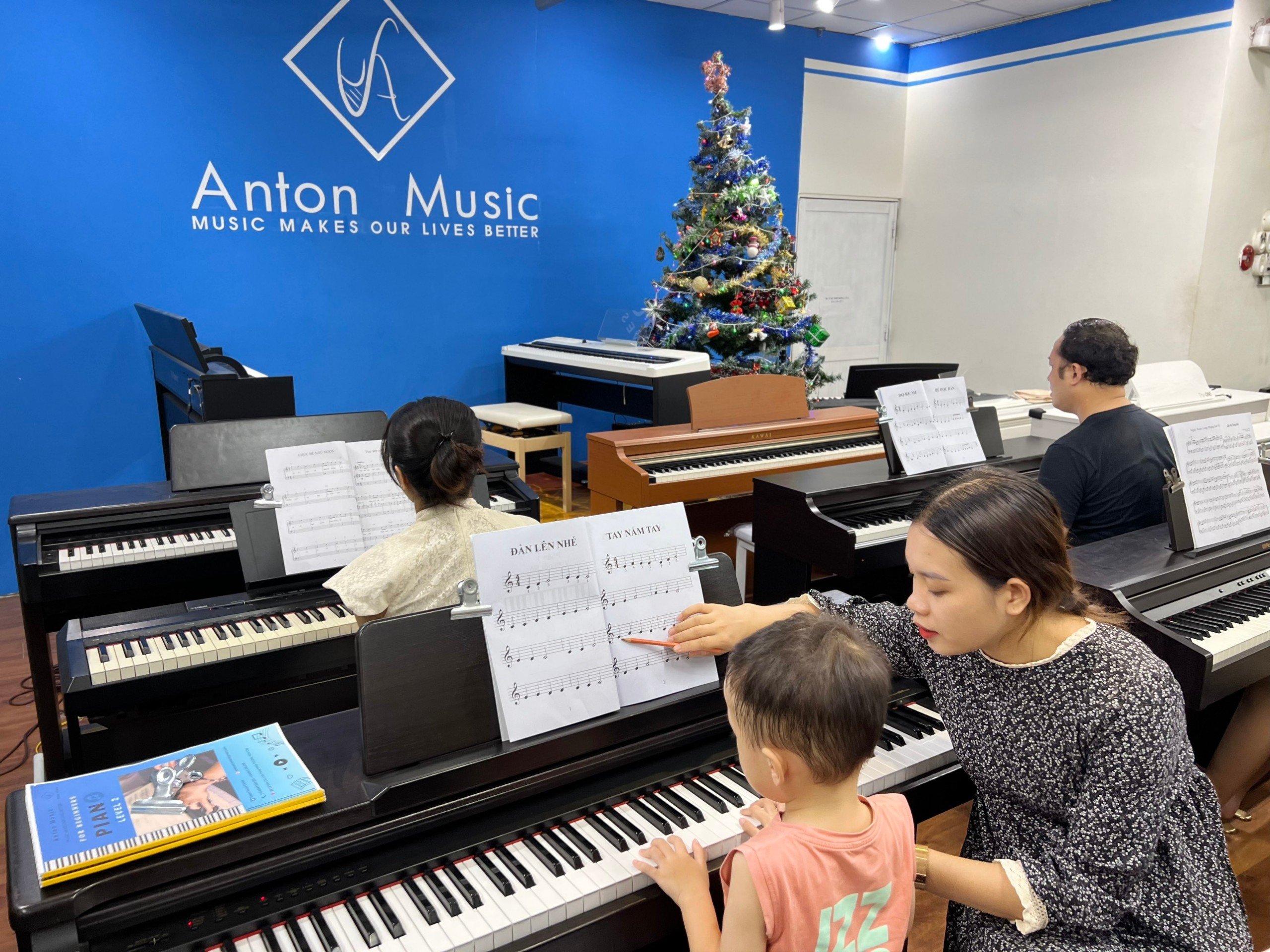 Anton Music tin chắc rằng các bé sẽ mang theo những kỷ niệm đáng nhớ và kiến thức bổ ích từ sự dạy dỗ của các thầy cô